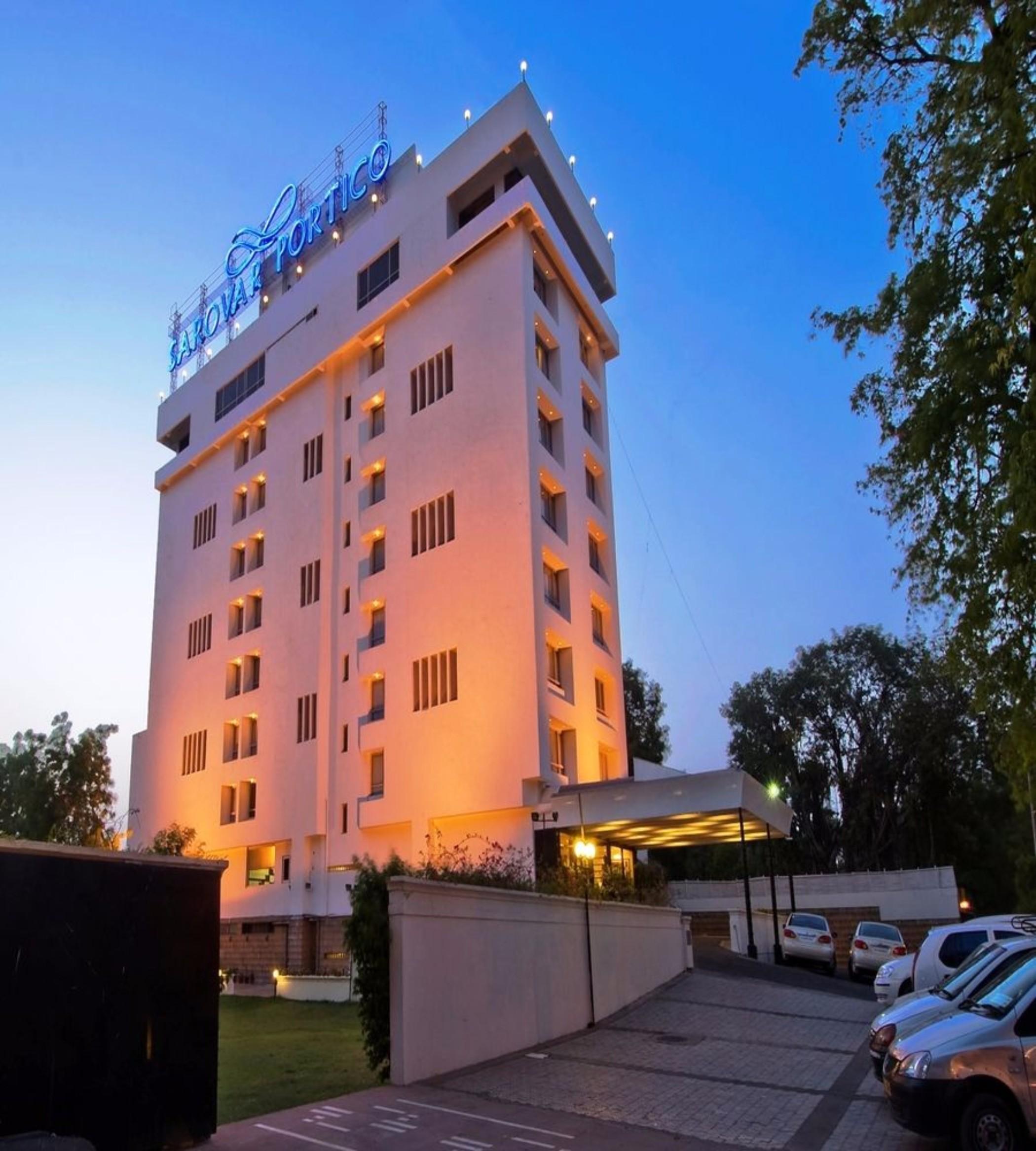 Sarovar Portico Rivera Ahmadabad Zewnętrze zdjęcie