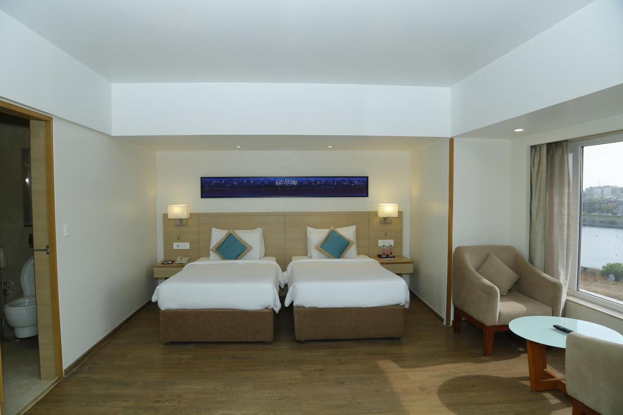 Sarovar Portico Rivera Ahmadabad Zewnętrze zdjęcie