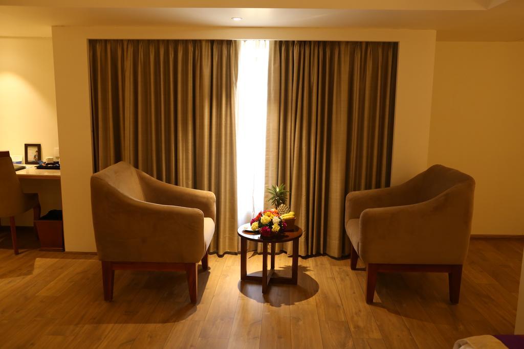 Sarovar Portico Rivera Ahmadabad Zewnętrze zdjęcie